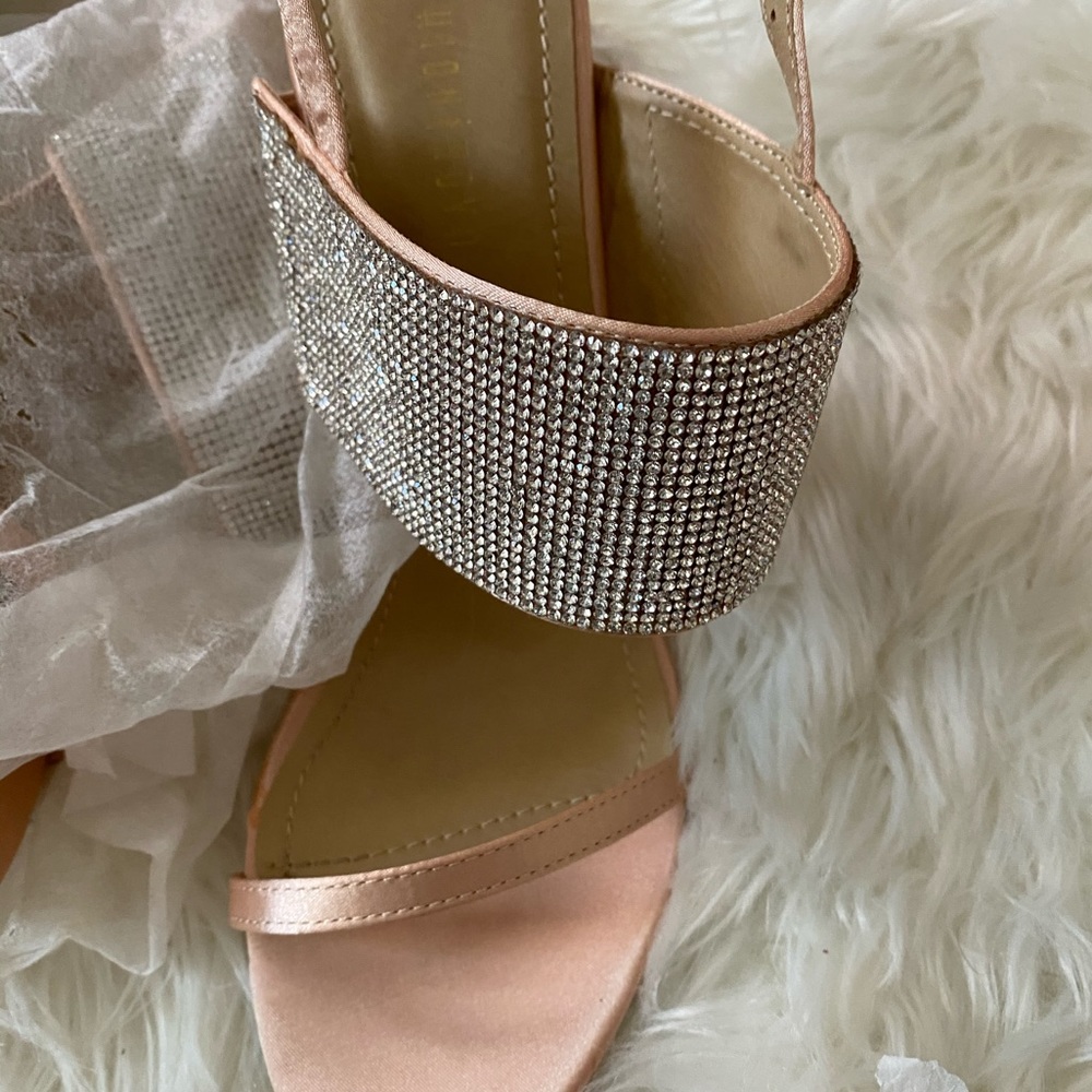 Heels - Picture 4 of 4